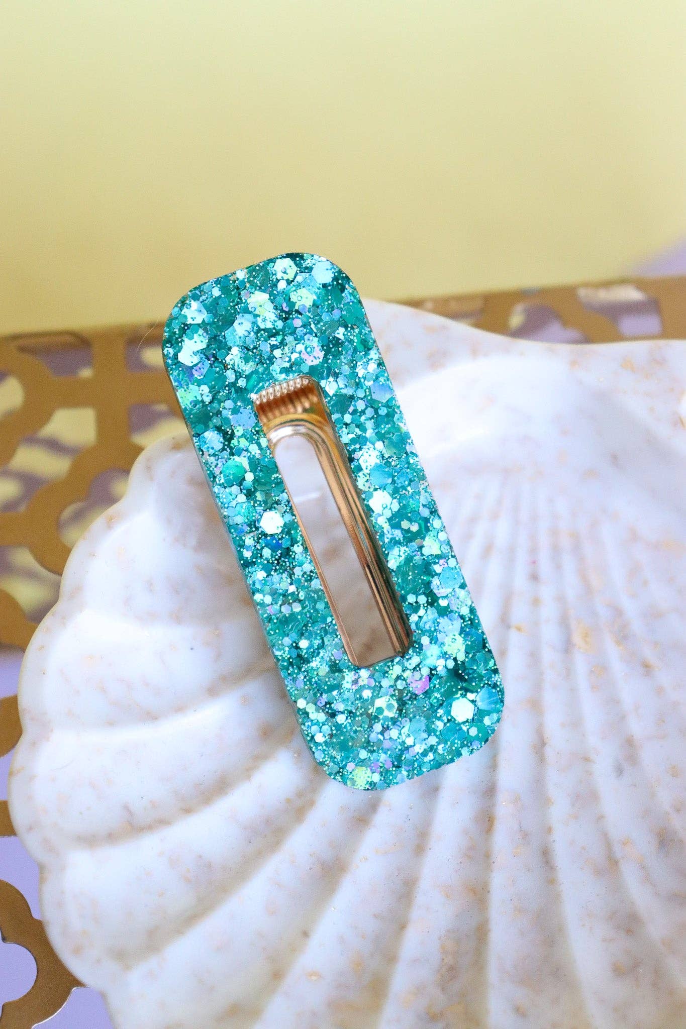 Barrette en résine paillettes turquoises - Autours Madame