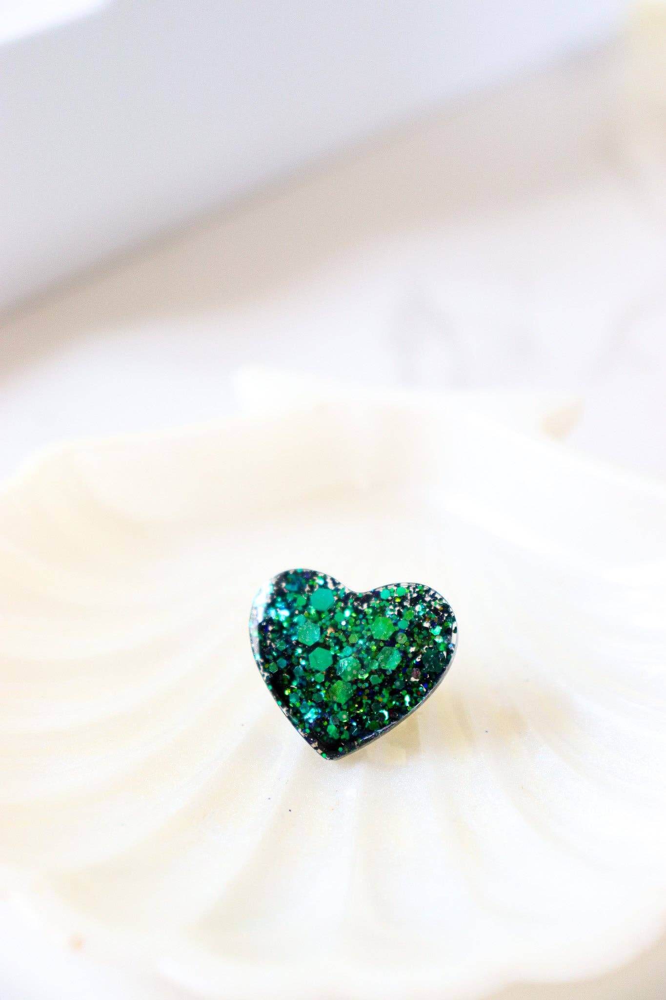 Pin's Coeur paillettes vert - Autours Madame